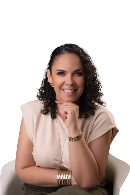 Retrato de Carol Zabisky sentada e sorrindo
